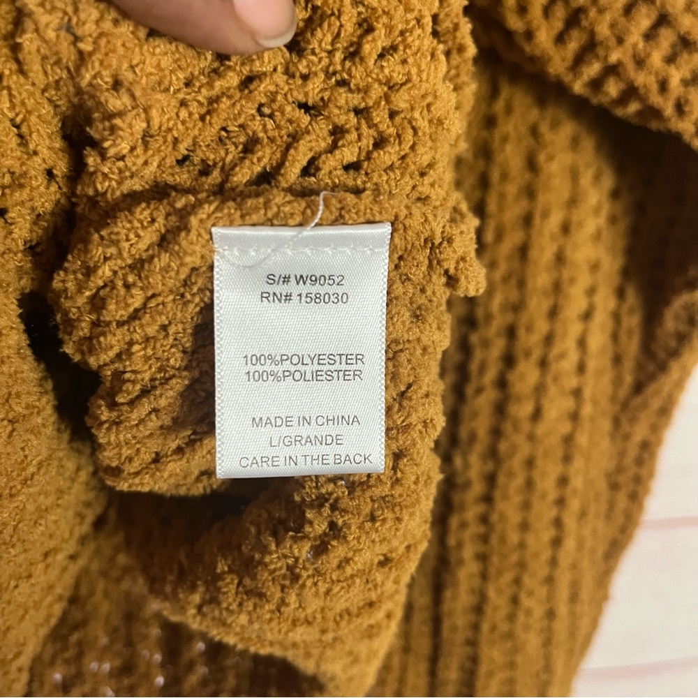 Love Tree Soft Cozy Oversized Knit Cropped Box  Style Mustard Sweater Size Large - Picture 3 of 5